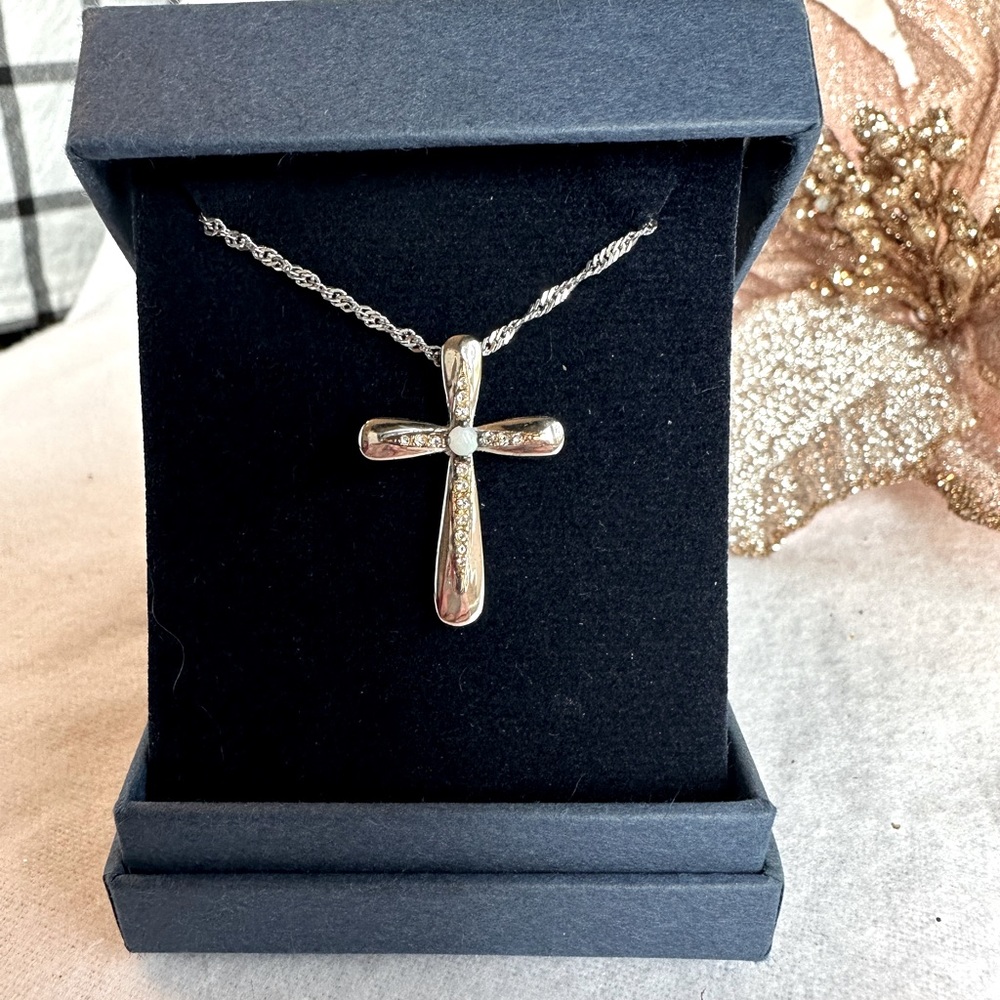 The Bradford Exchange sterling silver Glory to God necklace.